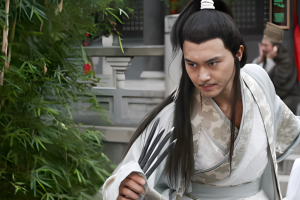 古龙笔下又双骄——论楚留香与陆小凤